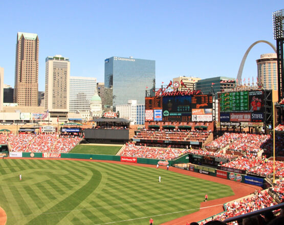 how do the st louis cardinals travel